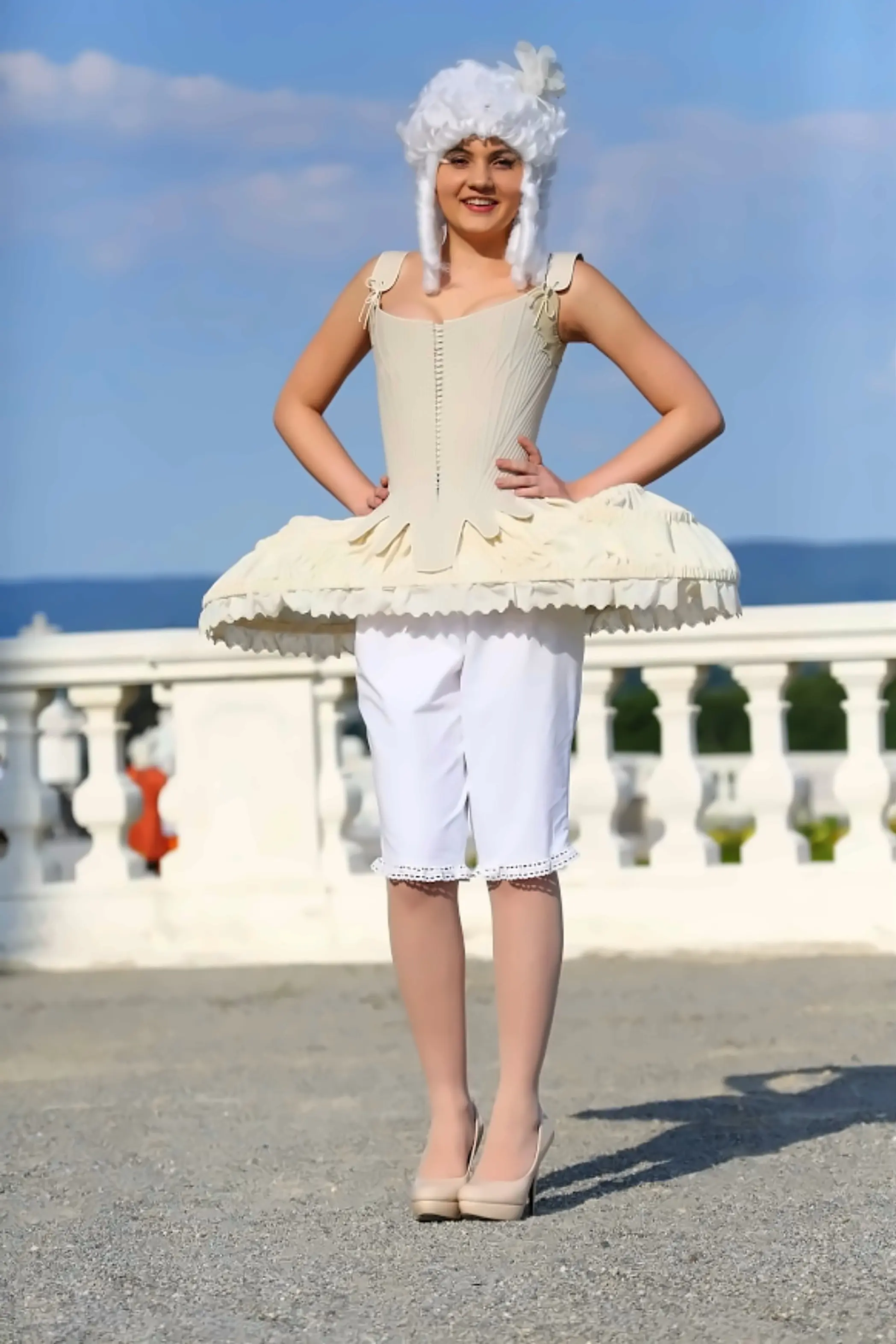 The complete understructure worn on the Schloss Hof terrace: stays, oval panier and knee breeches